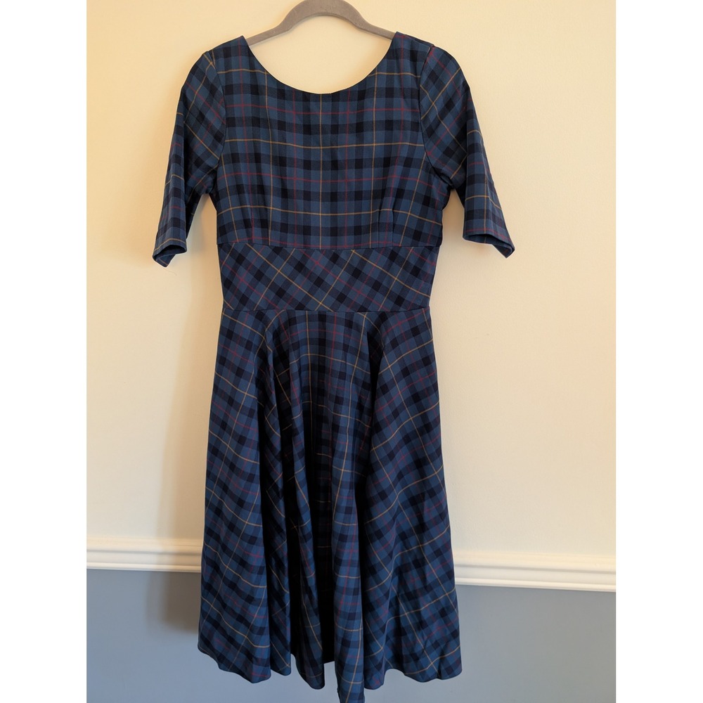 The Pretty Dress Company Hepburn Tartan Swing Dress NWT Size 12 pinup retro